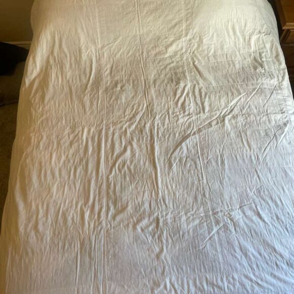 Handmade Patchwork Quilt – Log Cabin House Pattern with Button Details (79” x 79 - Picture 12 of 16